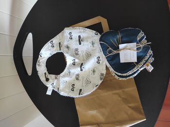 🍼 Kit cadeau naissance – Bavoir & débarbouillette 🧸