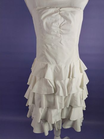Robe blanche cocktail a volants taille 40