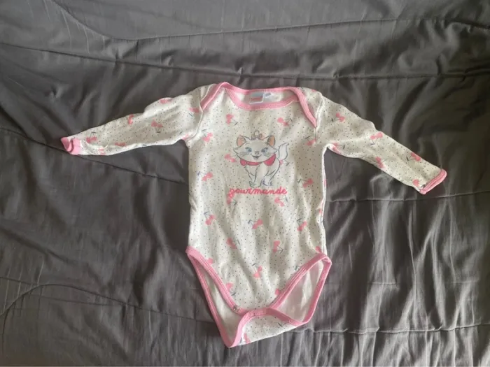 Lot de deux bodies fille 12 mois disney baby - photo numéro 5