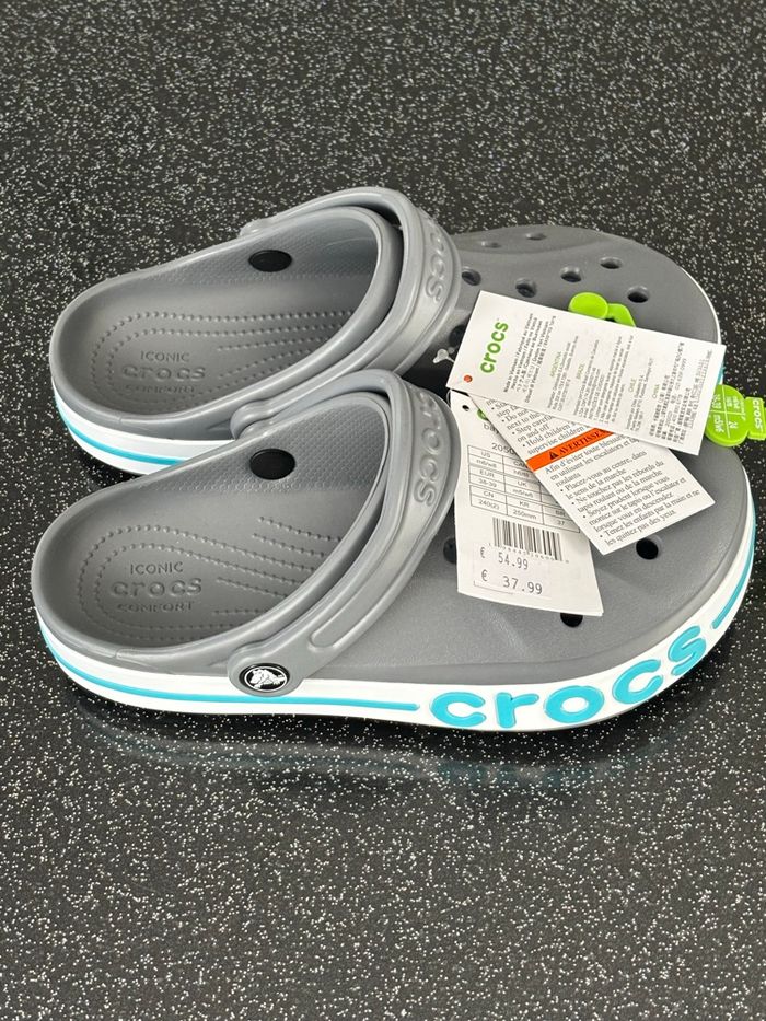 Crocs gris, blanc et bleu neuves 38-39