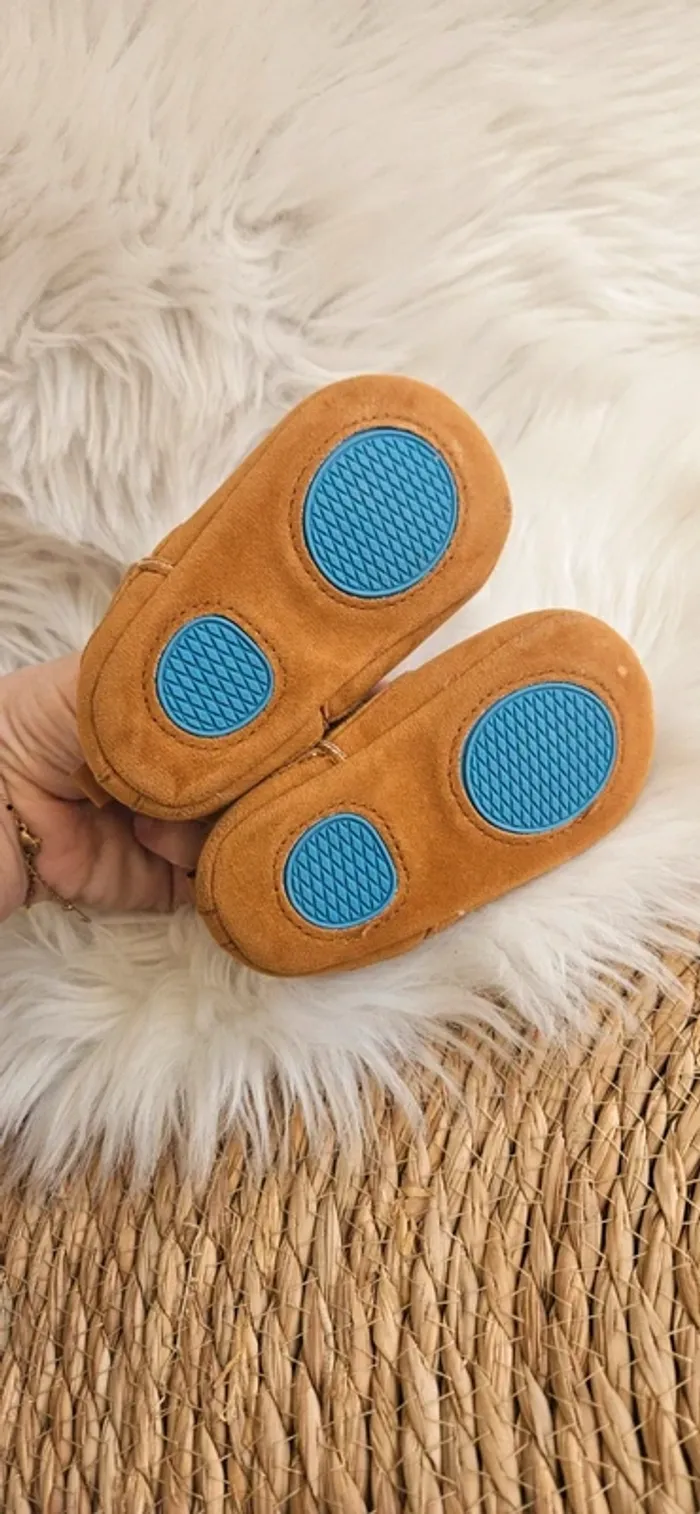 Paire de chausson anti dérapant taille 19 neuf - photo numéro 3
