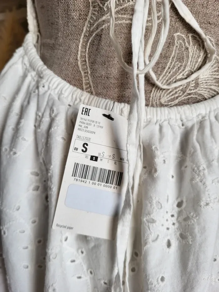 Robe romantique broderies anglaises et magnifique dos nu Pimkie - Neuve avec étiquette - photo numéro 14