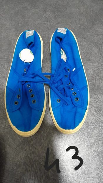 Chaussure 43