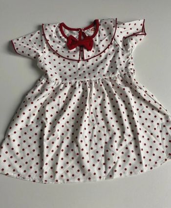 Tres jolie Robe blanche à pois rouge col Claudine