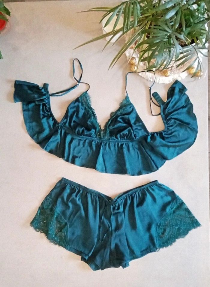 Bralette satinée Primark neuve - photo numéro 2