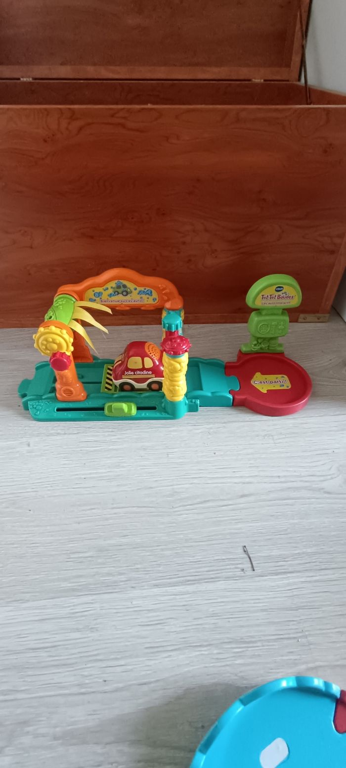 Lav'auto tut tut bolides