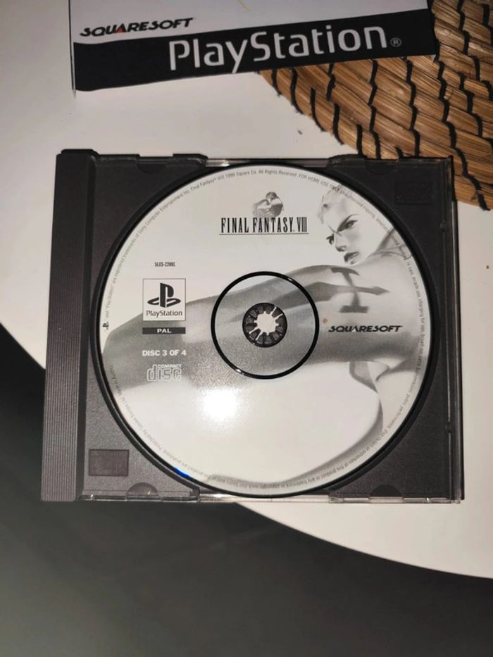 Cd3 de final fantasy 8 ps1