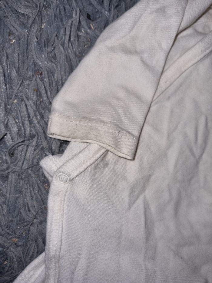 Lot 5 bodies manches longues 6mois - photo numéro 7