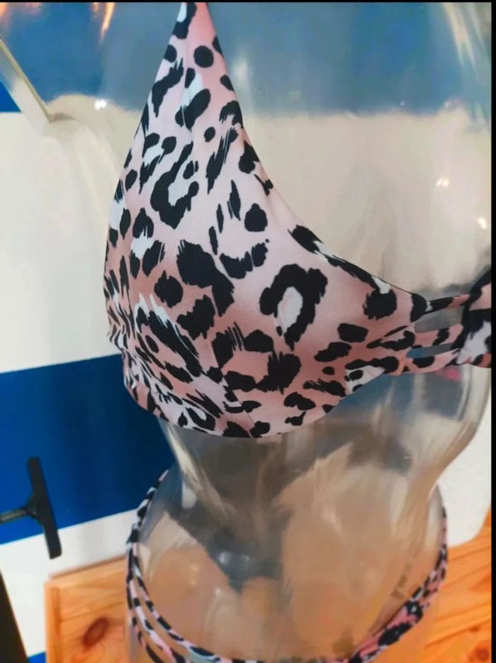 Maillot de bains deux pièces motif léopard neuf taille  L - photo numéro 2