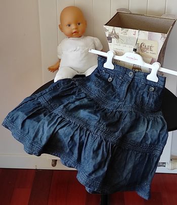 Jupe en jean patineuse 10 ans – Sequins – Très bon état 💙