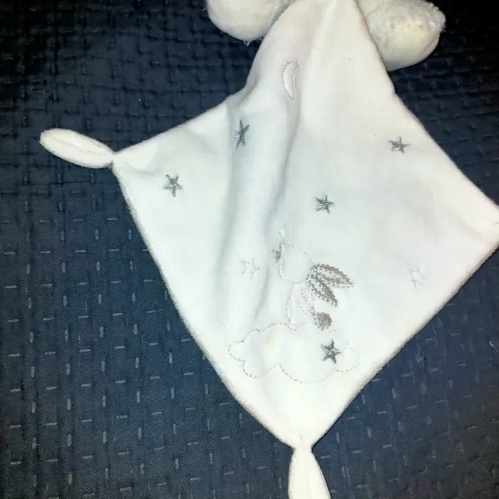 Doudou peluche lapin blanc et gris mouchoir lune Simba Toys - photo numéro 3