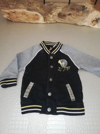 Veste noire et grise