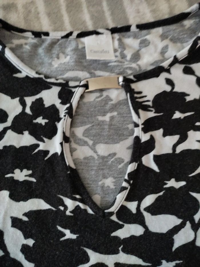 Haut top débardeur noir et blanc fleurs camaïeu taille 38 - photo numéro 2