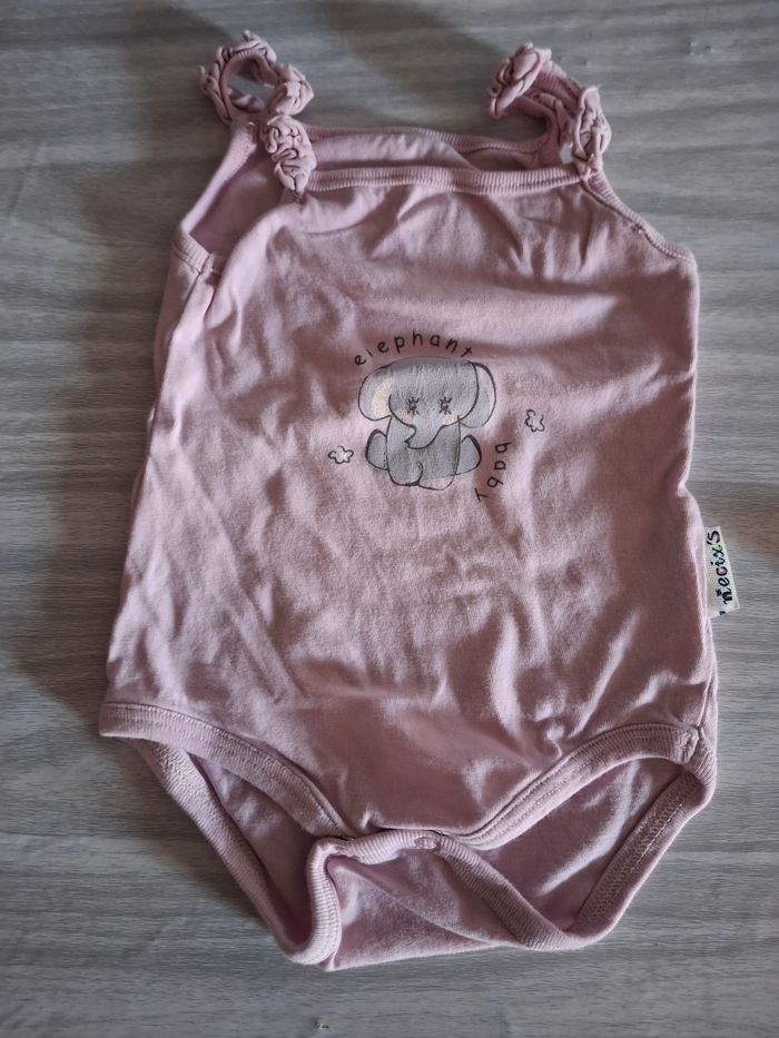 Ensemble bébé 0-3 mois - photo numéro 2