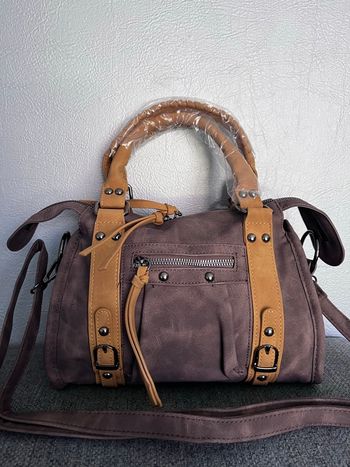 Superbe sac à main avec bandoulière réglable 