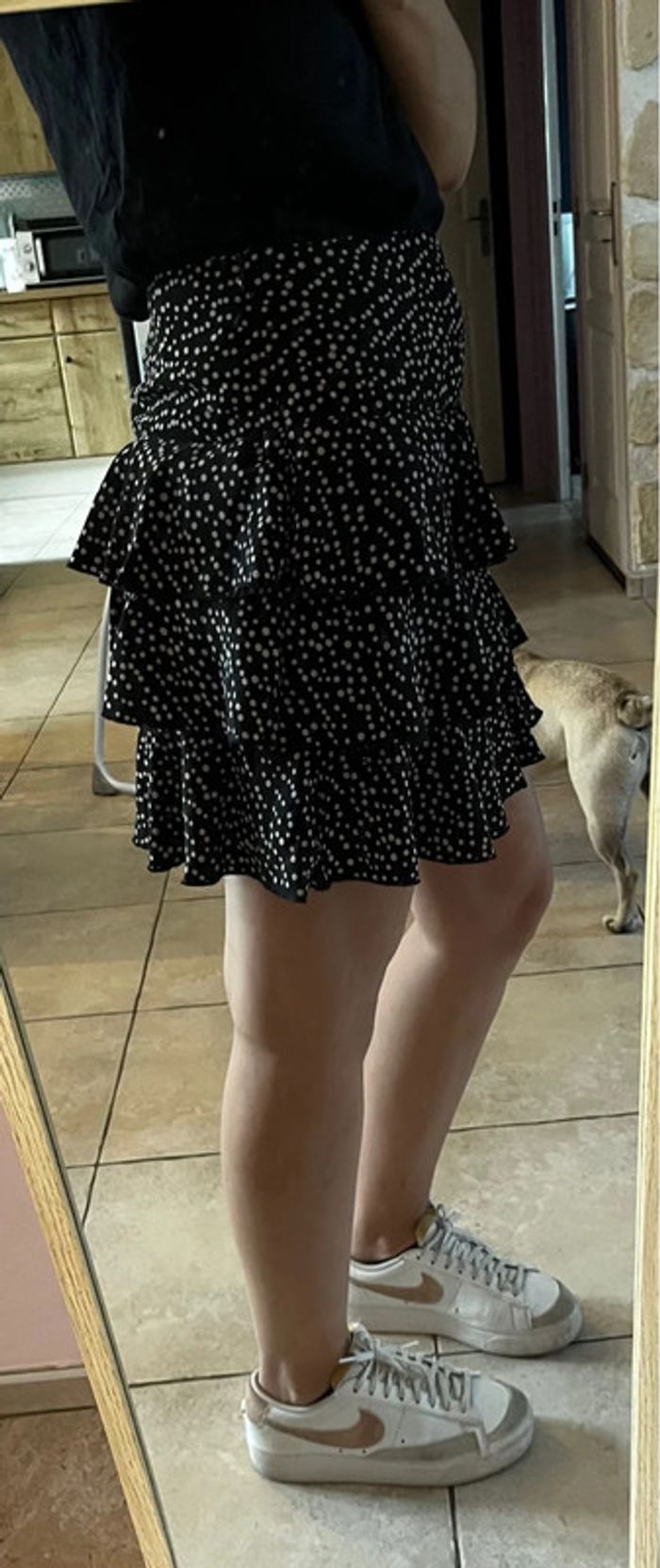 Jupe noire - photo numéro 3