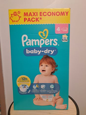108 couches Pampers baby-dry taille 4