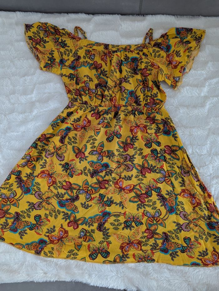 Robe motif papillons