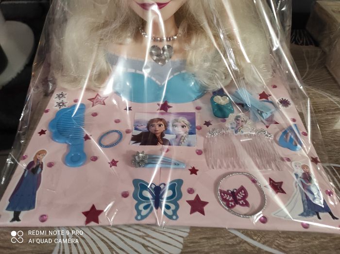 Petite Tête à coiffer la reine des neiges + accessoires - photo numéro 3