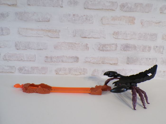 Circuit Scorpion - Hot Wheels   (J29) - photo numéro 2