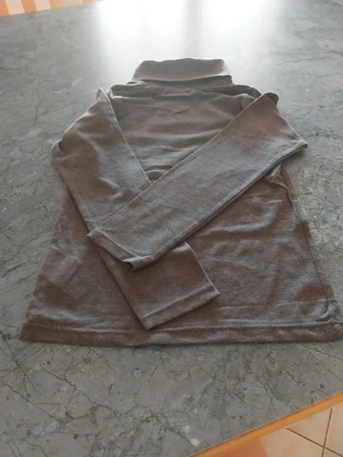 T-shirt col roulé T.6 ans - photo numéro 3