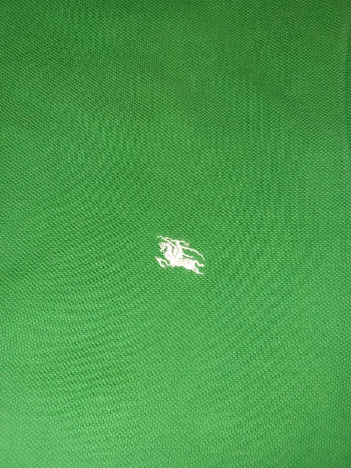 Polo vert Burberry en très bon état - photo numéro 2