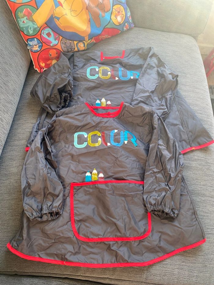 Lot de deux tabliers imperméables enfant travaux manuels