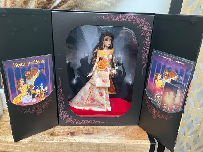 Poupée belle édition limitée non déboxer
