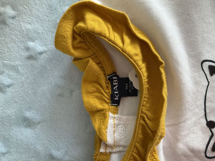 teeshirt manches courtes blanc à col moutarde ouverture totale au dos 9 mois kiabi - photo numéro 9