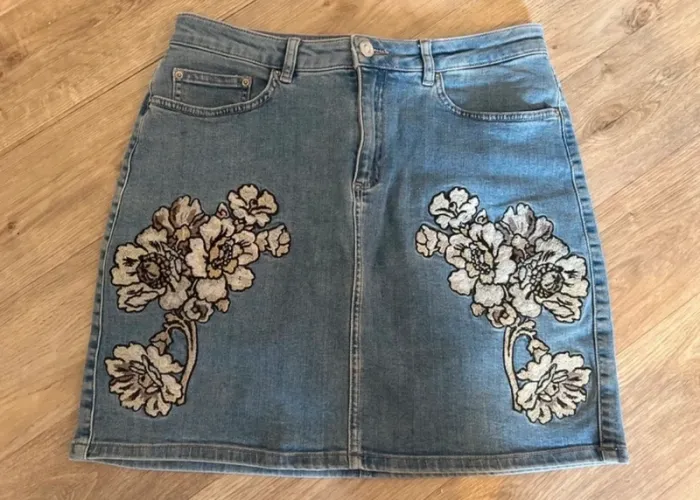 Pablo, Jupe en jeans broderie fleur taille 38 été