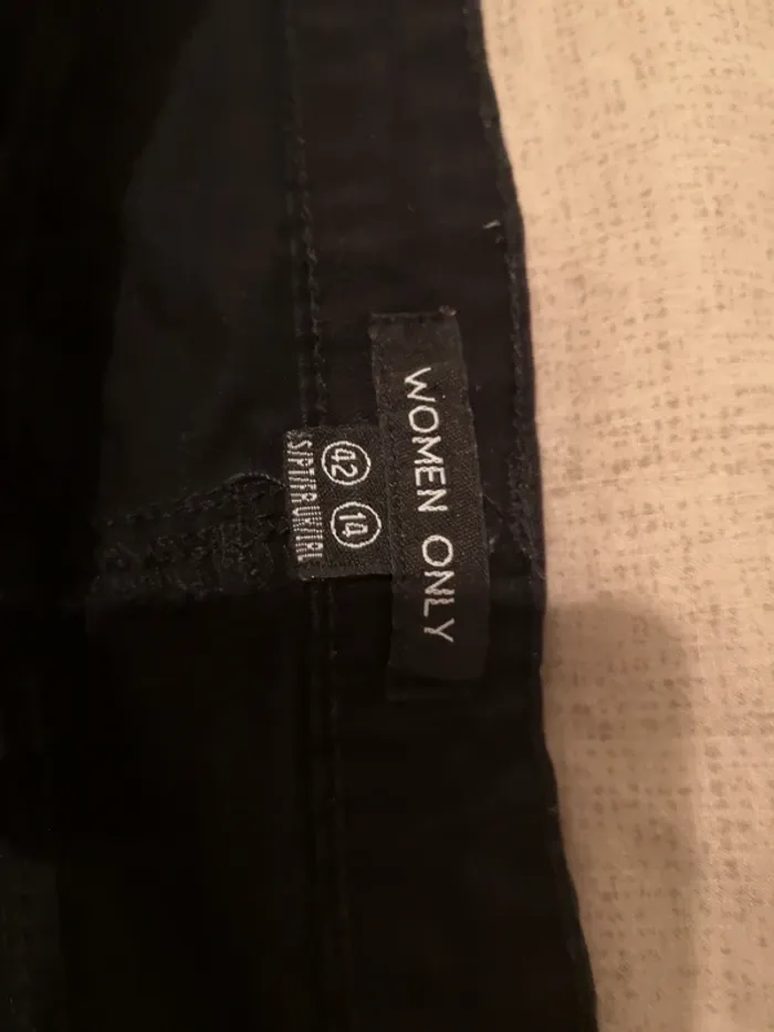 Jeans noir - photo numéro 3