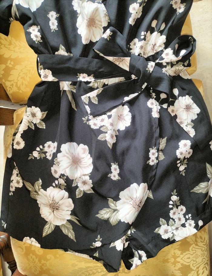Combishort original effet jupe-short noir - motif fleurs - photo numéro 3
