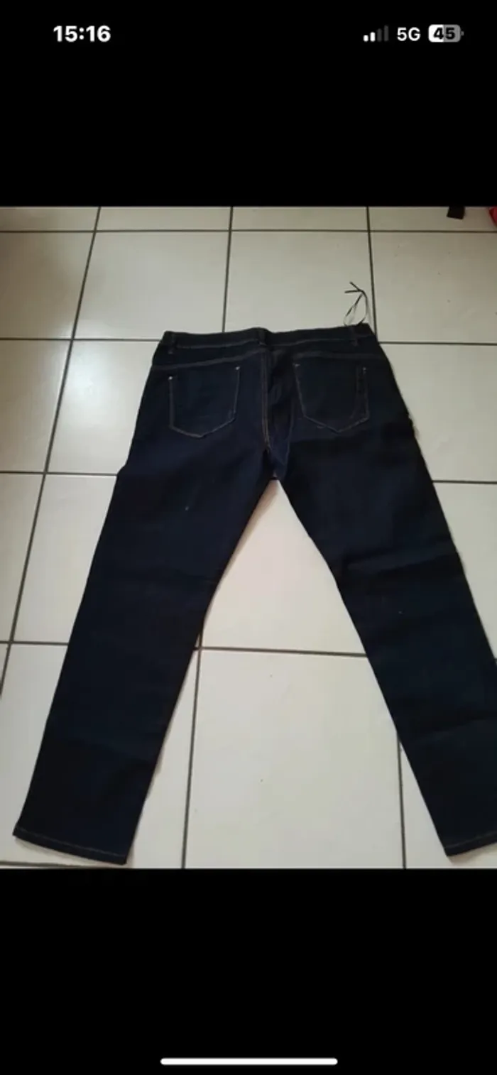 Jean extensible neuf - photo numéro 2