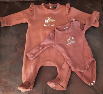 Lot bodie et pyjama 3 mois