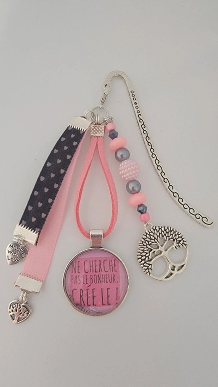 Cadeau bonheur, bijoux de sac ou marque page " ne cherche pas le bonheur, créé le "