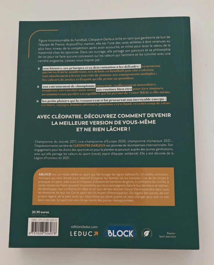 Vivre selon ses valeurs – Cléopâtre Darleux | Développement personnel & valeurs, état neuf - photo numéro 2