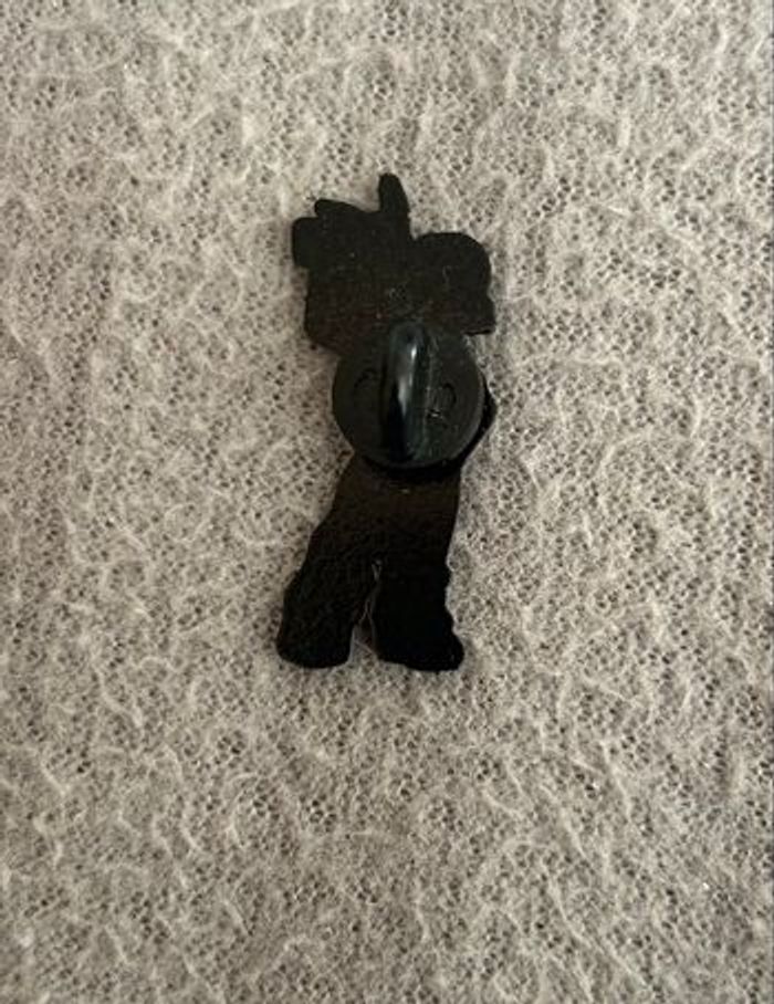 Pin’s Pokémon Sacha et Pikachu - photo numéro 2