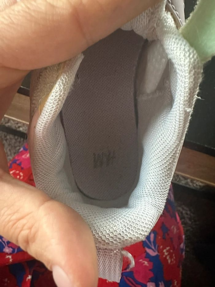 Baskets pastel H&M taille 22 - photo numéro 5
