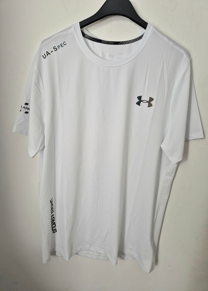 Tee-shirt ajuster * Under Armour * - photo numéro 2