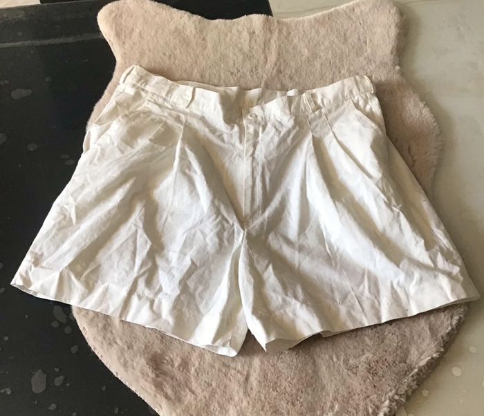 Short blanc taille 46 en coton 0723)