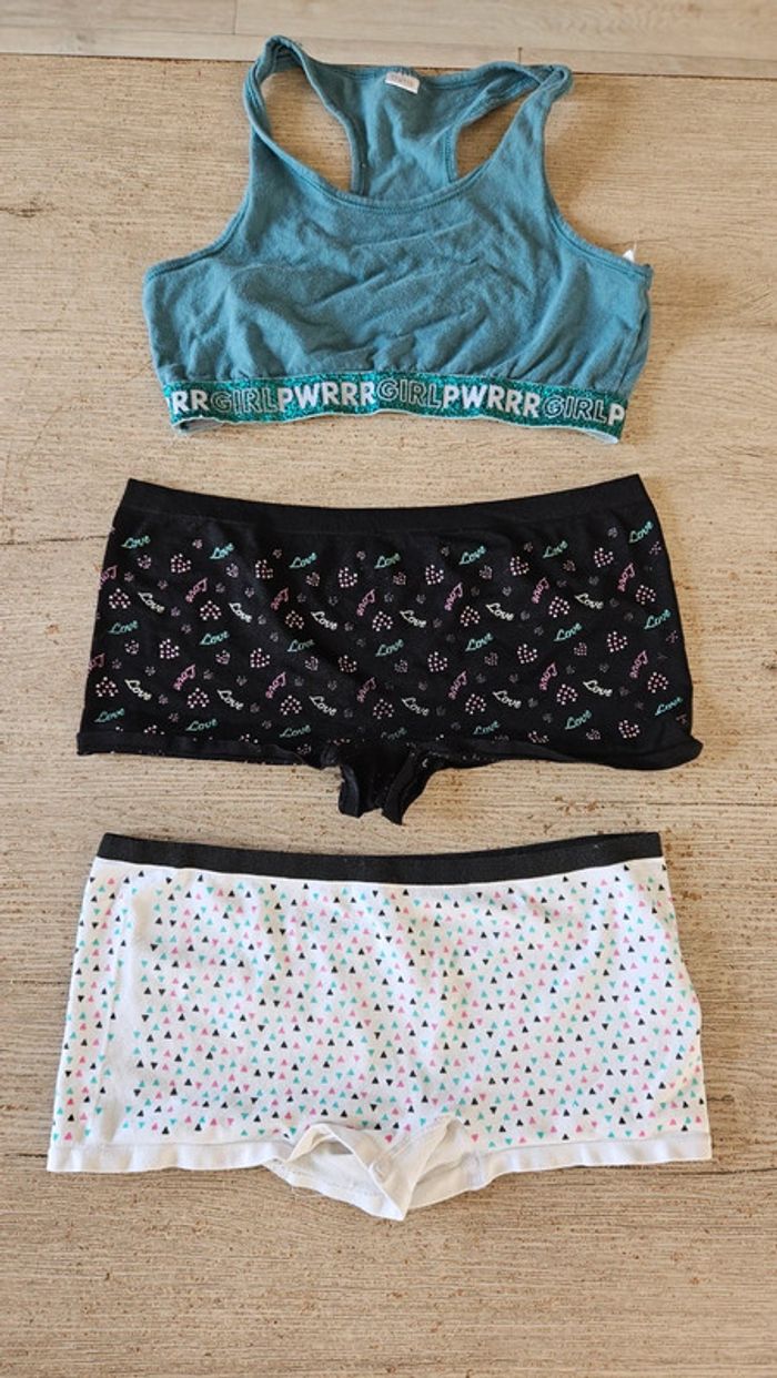 Lot composé de 2 shorty et 1 brassière, taille 15/16 ans - photo numéro 2
