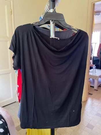 Teeshirt noir taille 42