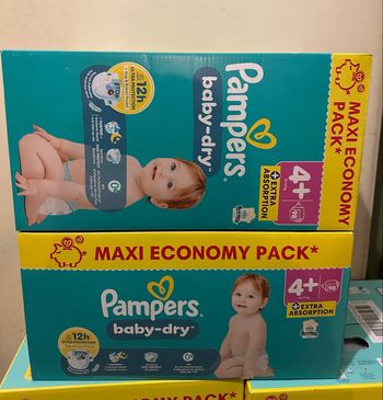 196 couches Pampers baby dry taille 4+ neuf