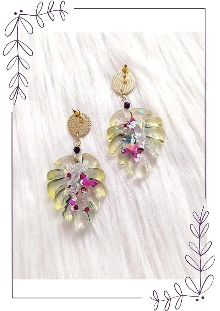 Boucles d'oreilles pendantes originales forme feuille tropicale. - photo numéro 2