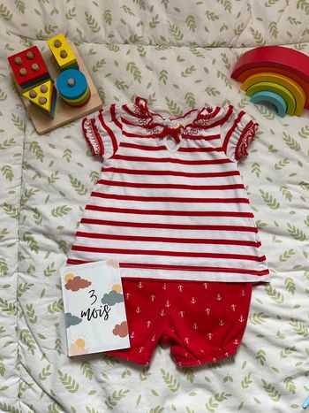barboteuse rouge et blanc 3 mois