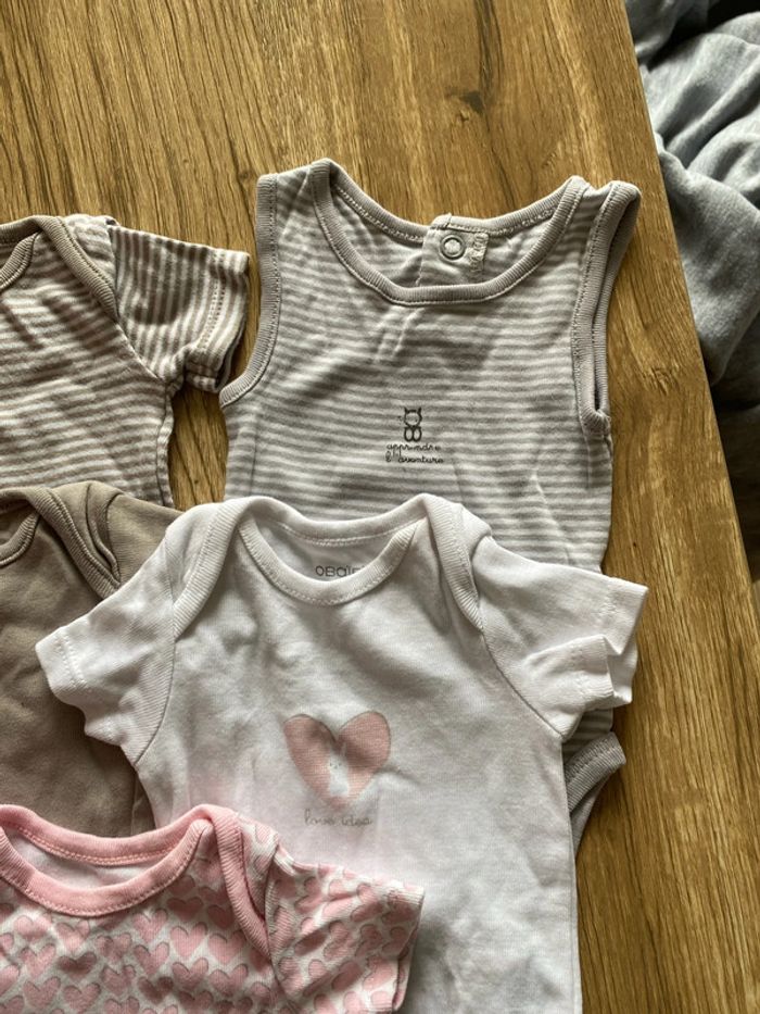 Lot de 5 bodies taille 1 mois - photo numéro 4
