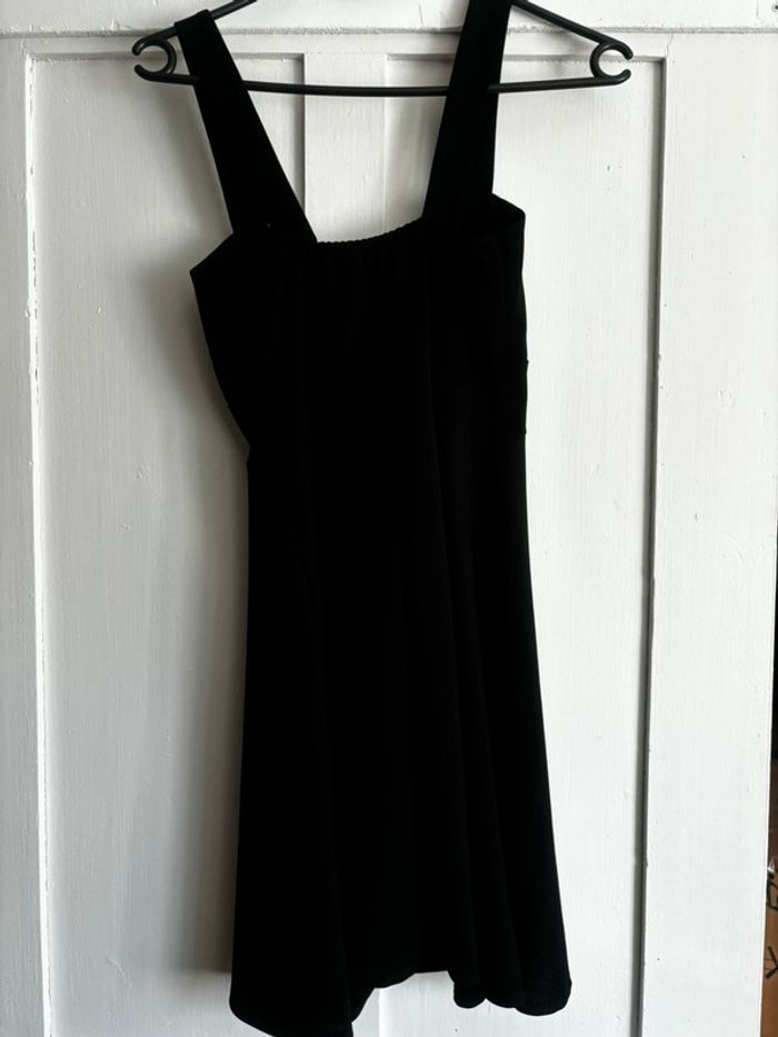 Robe noire - photo numéro 2