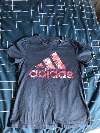 T shirt adidas bleu et rose