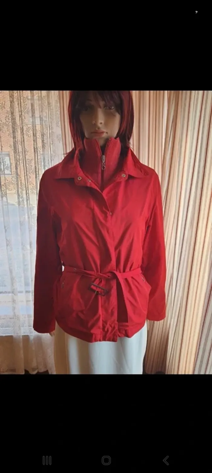 Jolie Veste coupe vent rouge St Oliver fr 42