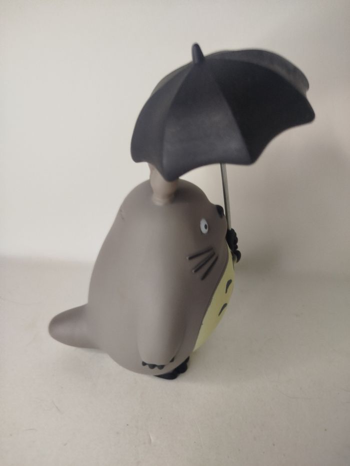Figurine Totoro sous son parapluie - photo numéro 5